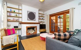 Classic 2Br With Modern Touch And Garden - Hosted By Canstay